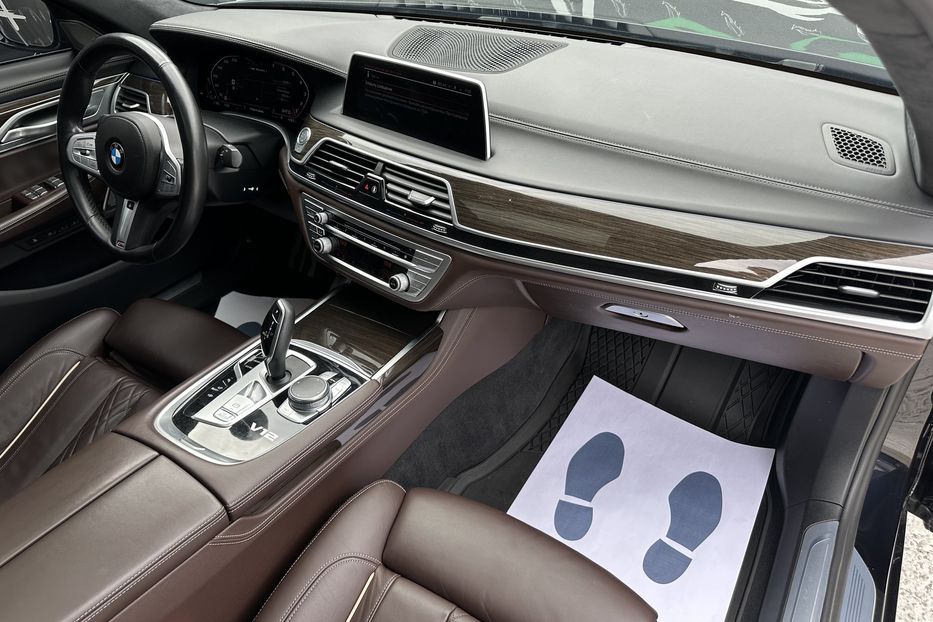 Продам BMW 760 Xdrive 2021 года в Киеве