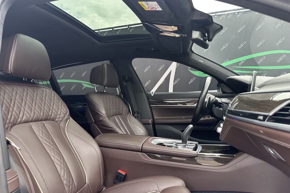Продам BMW 760 Xdrive 2021 года в Киеве