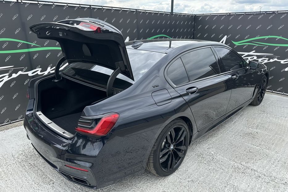 Продам BMW 760 Xdrive 2021 года в Киеве