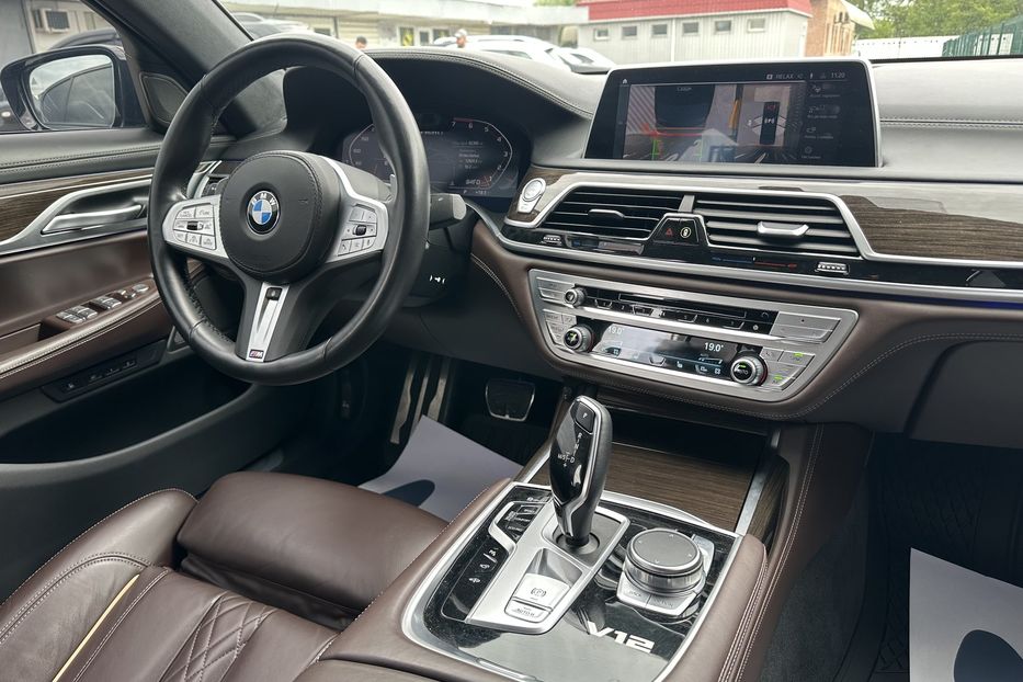 Продам BMW 760 Xdrive 2021 года в Киеве
