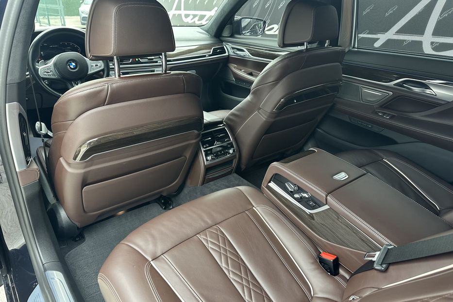 Продам BMW 760 Xdrive 2021 года в Киеве