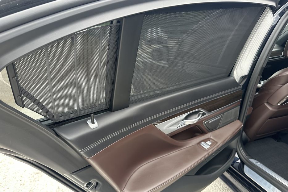Продам BMW 760 Xdrive 2021 года в Киеве