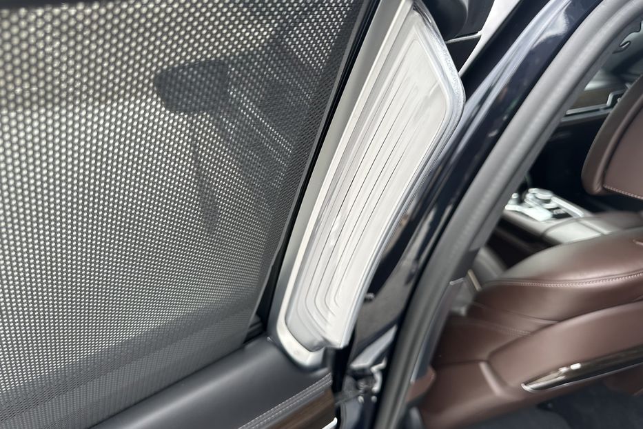Продам BMW 760 Xdrive 2021 года в Киеве
