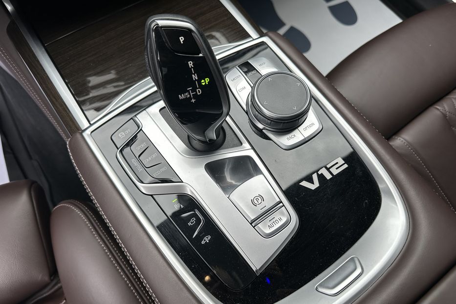 Продам BMW 760 Xdrive 2021 года в Киеве