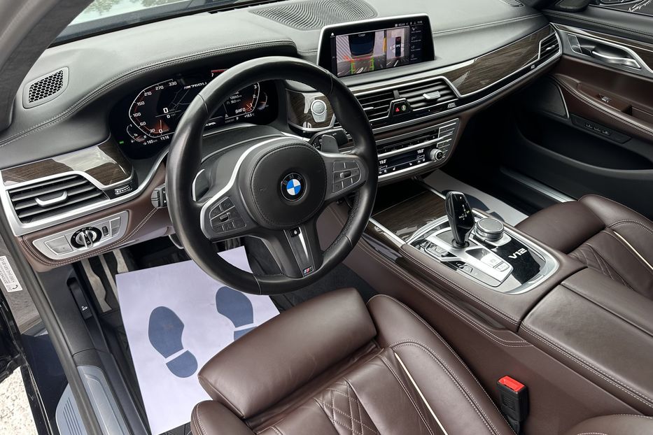 Продам BMW 760 Xdrive 2021 года в Киеве