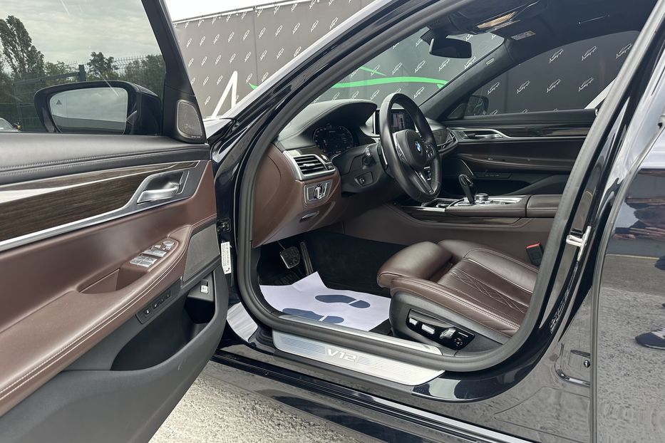 Продам BMW 760 Xdrive 2021 года в Киеве