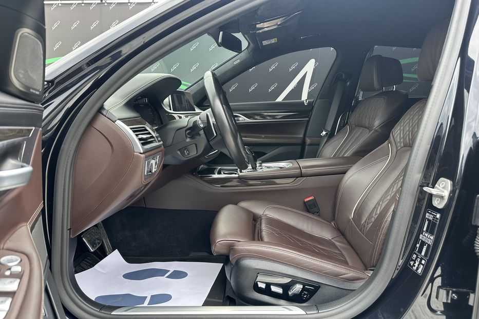 Продам BMW 760 Xdrive 2021 года в Киеве