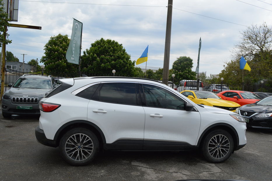 Продам Ford Escape Hybrid PLUG-IN 2022 года в Одессе