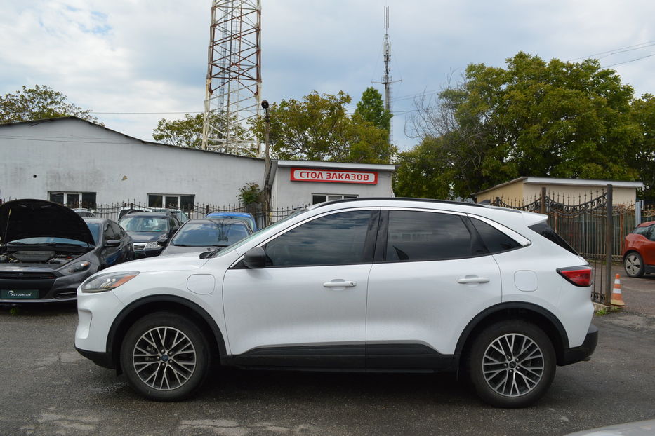 Продам Ford Escape Hybrid PLUG-IN 2022 года в Одессе