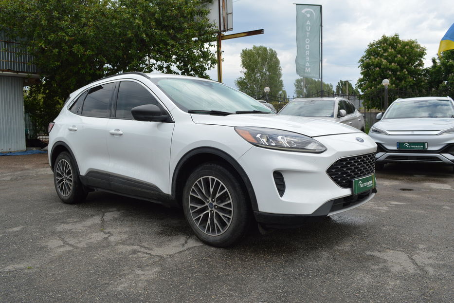 Продам Ford Escape Hybrid PLUG-IN 2022 года в Одессе