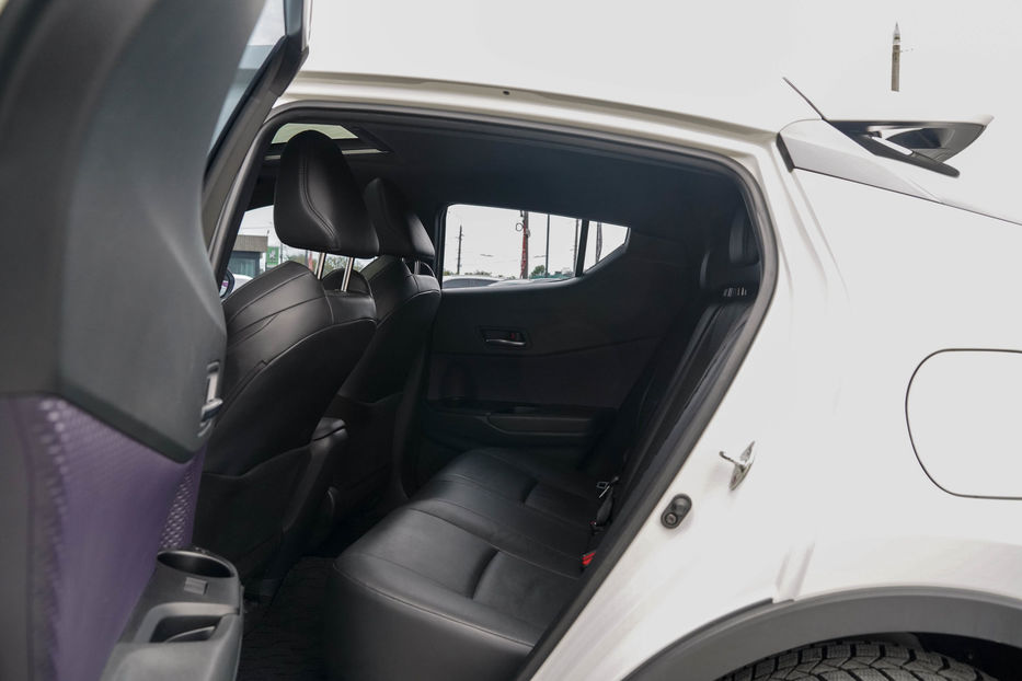 Продам Toyota C-HR (Izoa) 2021 года в Черновцах
