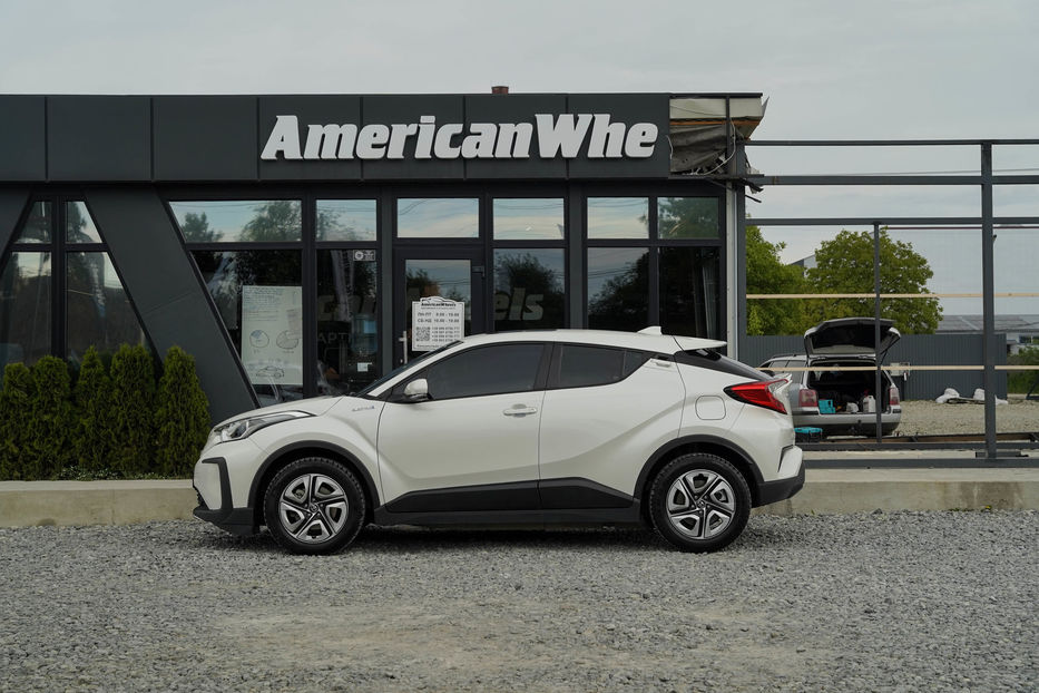 Продам Toyota C-HR (Izoa) 2021 года в Черновцах