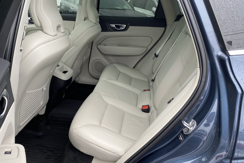 Продам Volvo XC60 2021 года в Луцке