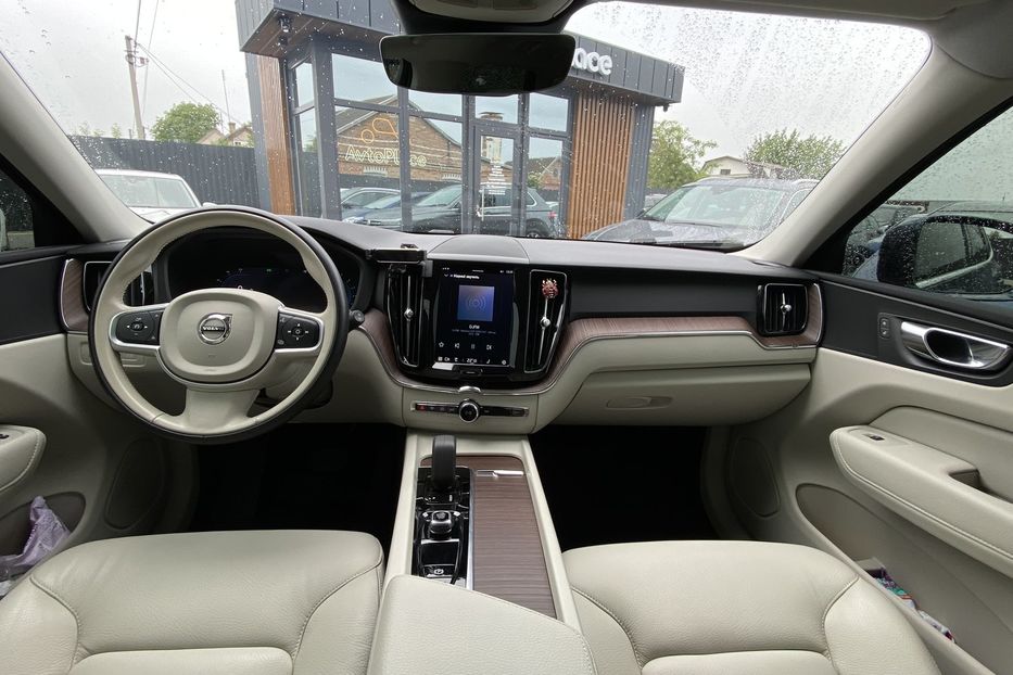 Продам Volvo XC60 2021 года в Луцке