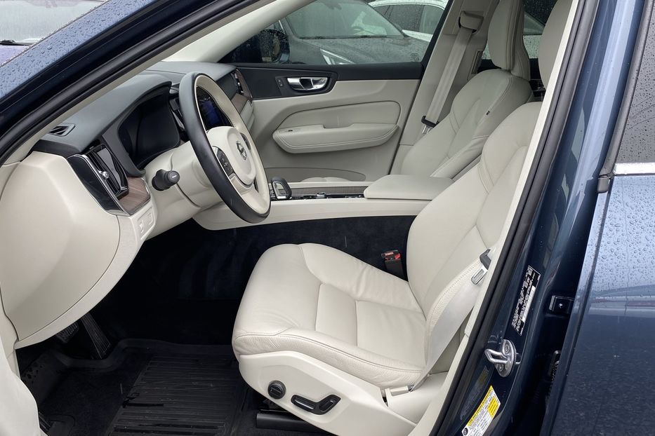 Продам Volvo XC60 2021 года в Луцке