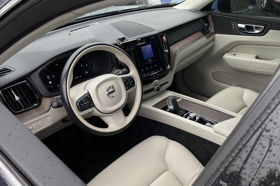 Продам Volvo XC60 2021 года в Луцке