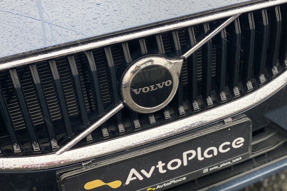 Продам Volvo XC60 2021 года в Луцке