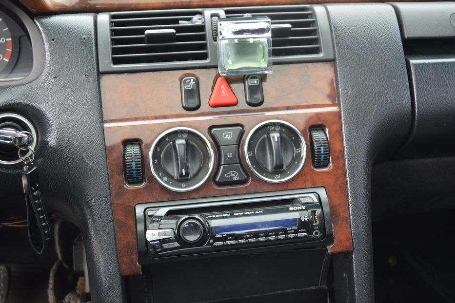 Продам Mercedes-Benz E-Class 2.0 Kompresor 1997 года в Одессе
