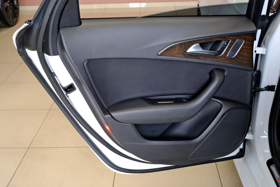 Продам Audi A6 2016 года в Одессе