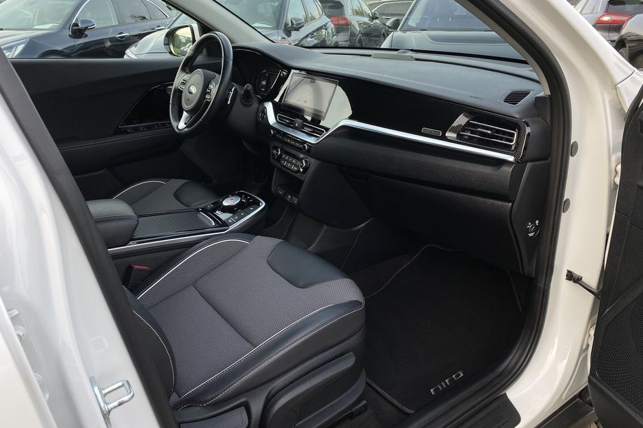Продам Kia Niro 64кВтТепловийПдгрівсиідньКерма 2021 года в Львове