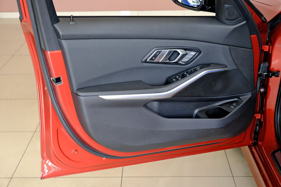 Продам BMW 330 G20 2021 года в Одессе