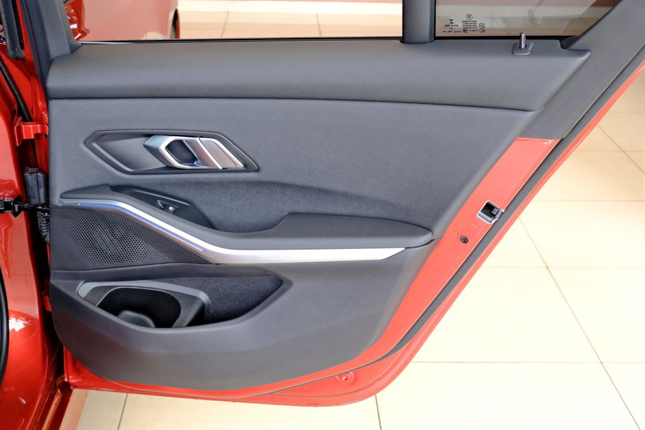 Продам BMW 330 G20 2021 года в Одессе
