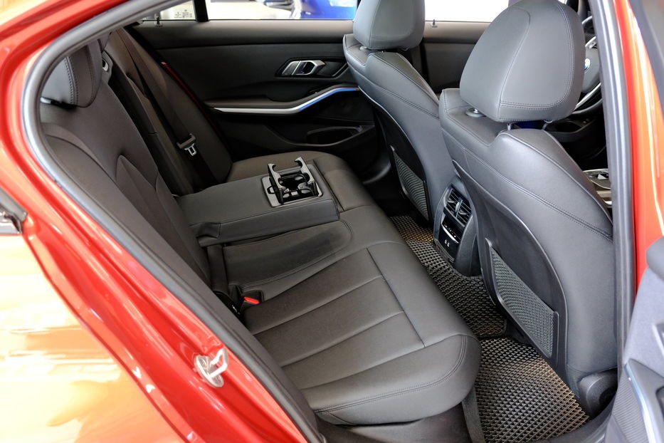 Продам BMW 330 G20 2021 года в Одессе