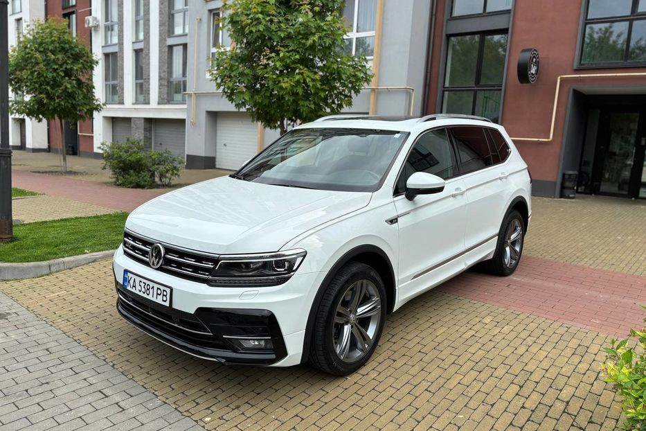 Продам Volkswagen Tiguan 4Motion Premium R-Line, 220 кс 2020 года в Киеве