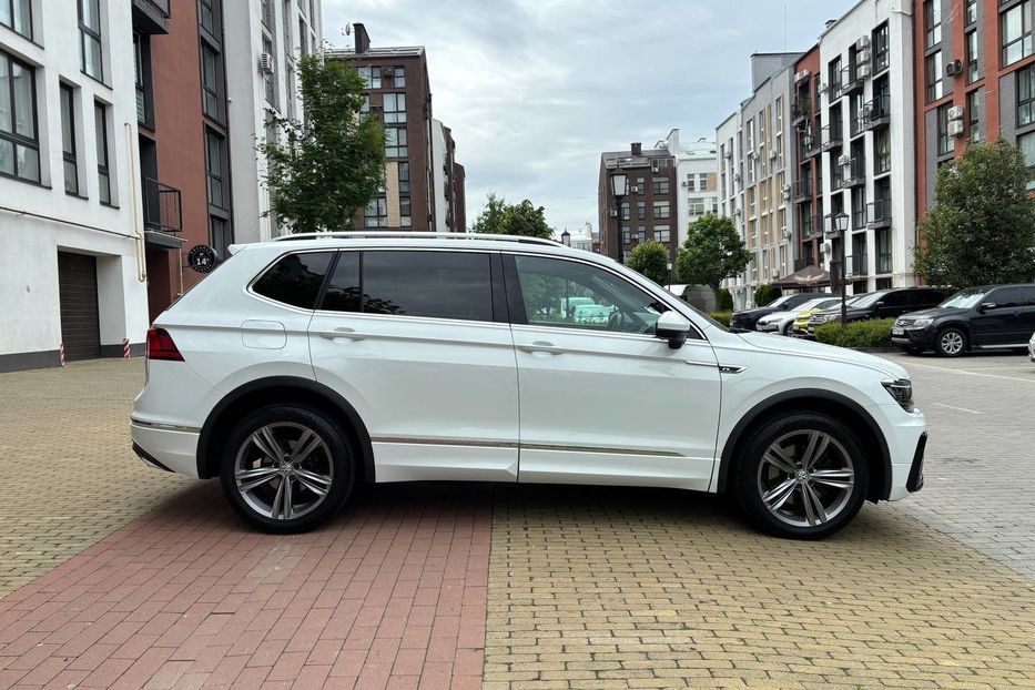 Продам Volkswagen Tiguan 4Motion Premium R-Line, 220 кс 2020 года в Киеве