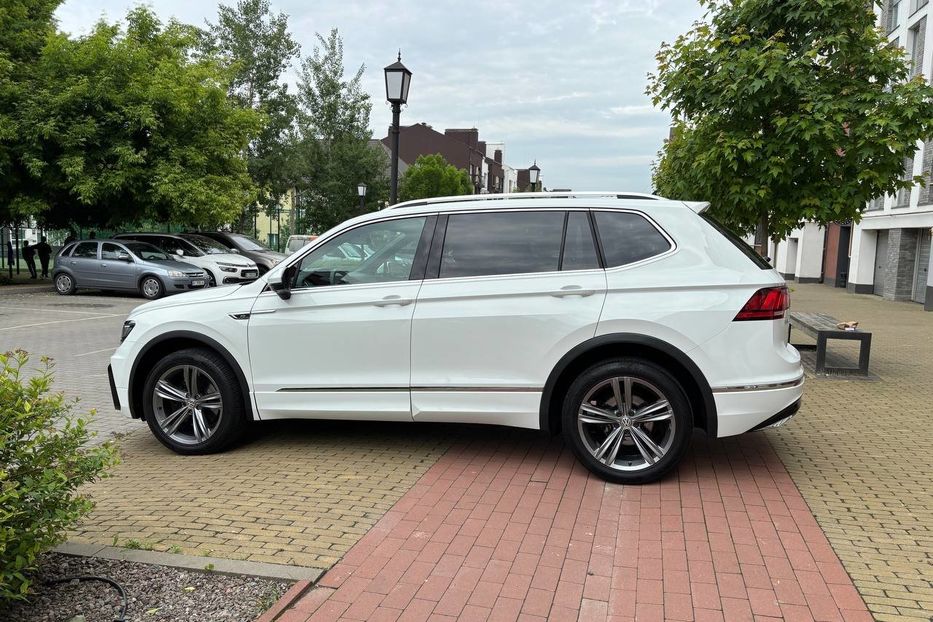 Продам Volkswagen Tiguan 4Motion Premium R-Line, 220 кс 2020 года в Киеве