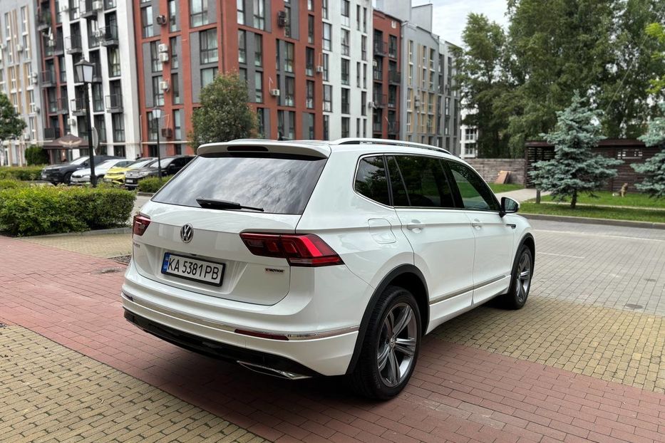 Продам Volkswagen Tiguan 4Motion Premium R-Line, 220 кс 2020 года в Киеве
