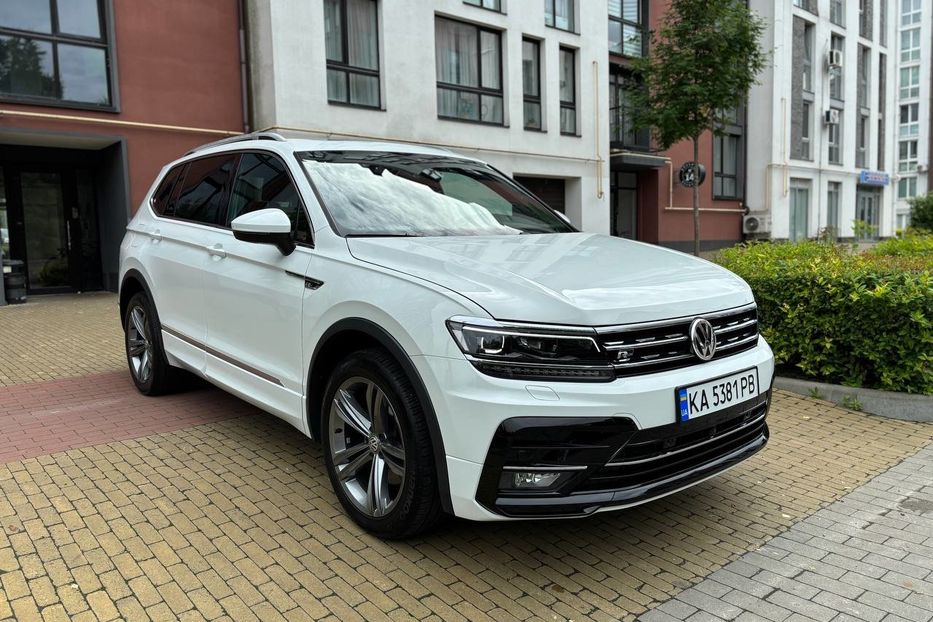 Продам Volkswagen Tiguan 4Motion Premium R-Line, 220 кс 2020 года в Киеве