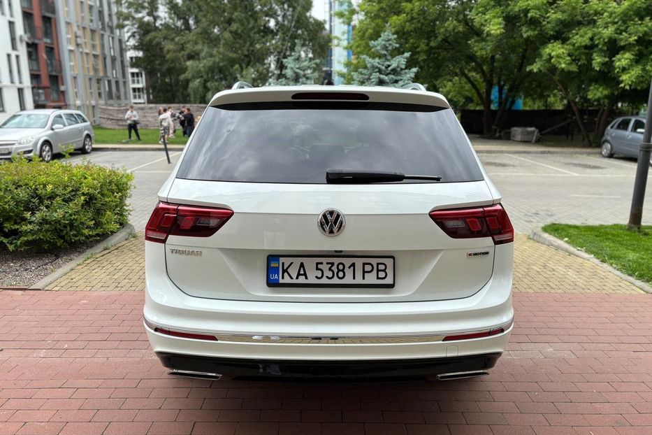 Продам Volkswagen Tiguan 4Motion Premium R-Line, 220 кс 2020 года в Киеве