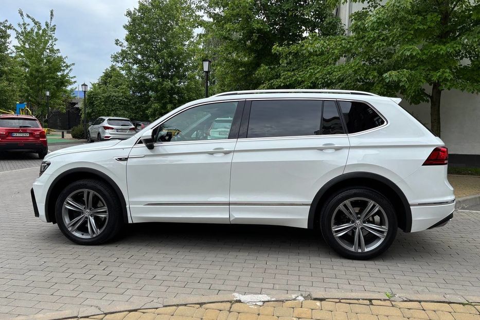 Продам Volkswagen Tiguan 4Motion Premium R-Line, 220 кс 2020 года в Киеве