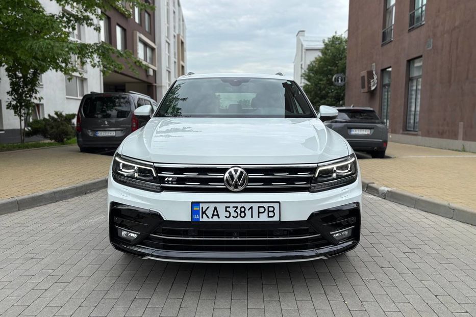 Продам Volkswagen Tiguan 4Motion Premium R-Line, 220 кс 2020 года в Киеве