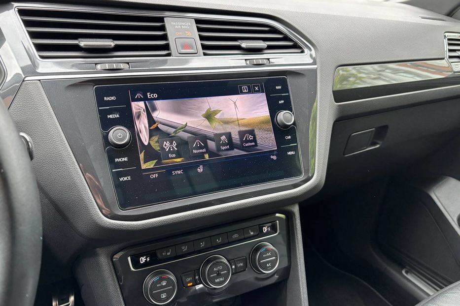 Продам Volkswagen Tiguan 4Motion Premium R-Line, 220 кс 2020 года в Киеве