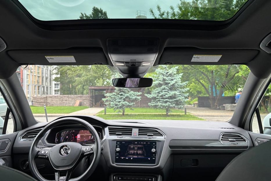 Продам Volkswagen Tiguan 4Motion Premium R-Line, 220 кс 2020 года в Киеве