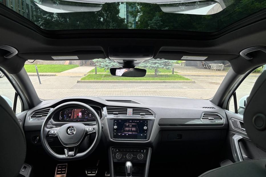 Продам Volkswagen Tiguan 4Motion Premium R-Line, 220 кс 2020 года в Киеве