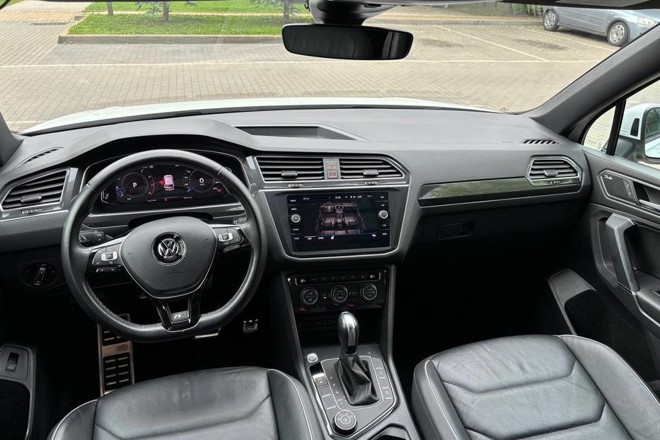 Продам Volkswagen Tiguan 4Motion Premium R-Line, 220 кс 2020 года в Киеве