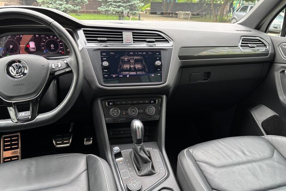 Продам Volkswagen Tiguan 4Motion Premium R-Line, 220 кс 2020 года в Киеве