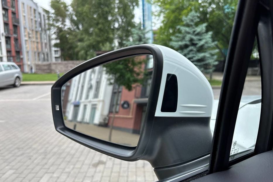 Продам Volkswagen Tiguan 4Motion Premium R-Line, 220 кс 2020 года в Киеве