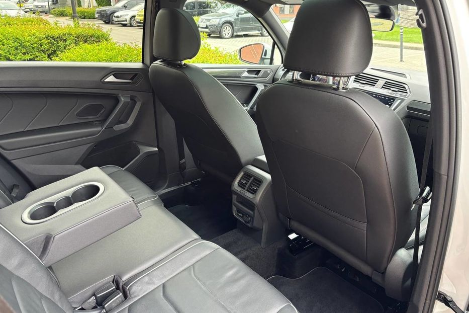 Продам Volkswagen Tiguan 4Motion Premium R-Line, 220 кс 2020 года в Киеве