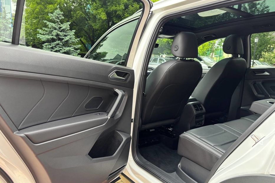 Продам Volkswagen Tiguan 4Motion Premium R-Line, 220 кс 2020 года в Киеве