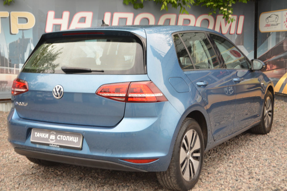 Продам Volkswagen e-Golf 2015 года в Киеве
