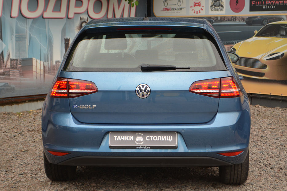 Продам Volkswagen e-Golf 2015 года в Киеве