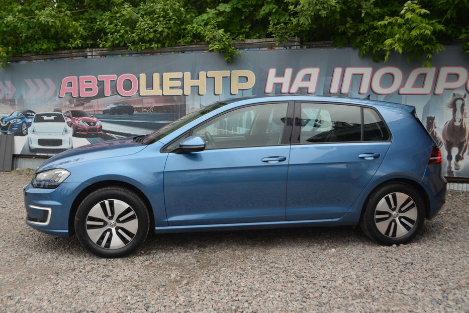 Продам Volkswagen e-Golf 2015 года в Киеве