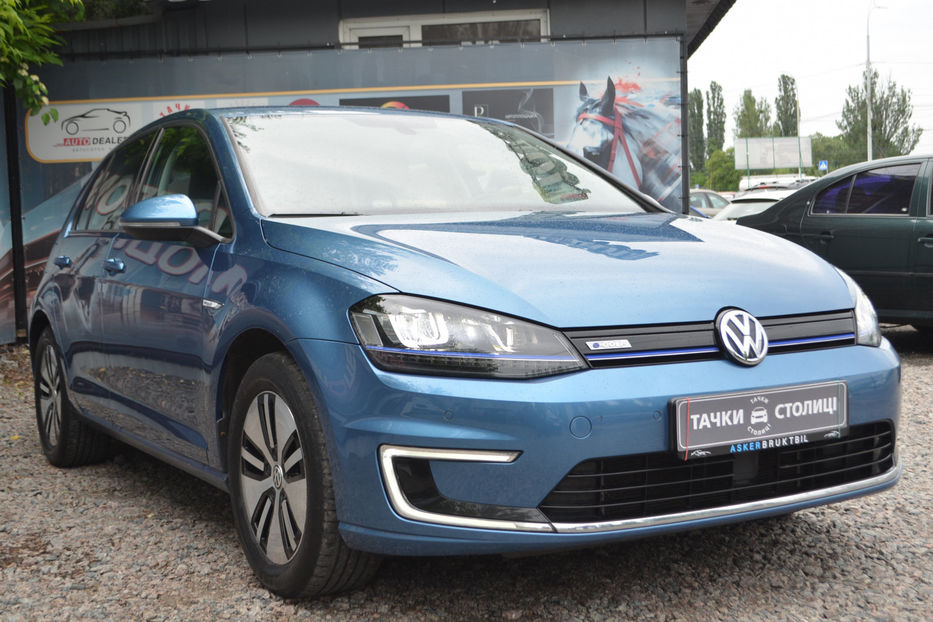 Продам Volkswagen e-Golf 2015 года в Киеве