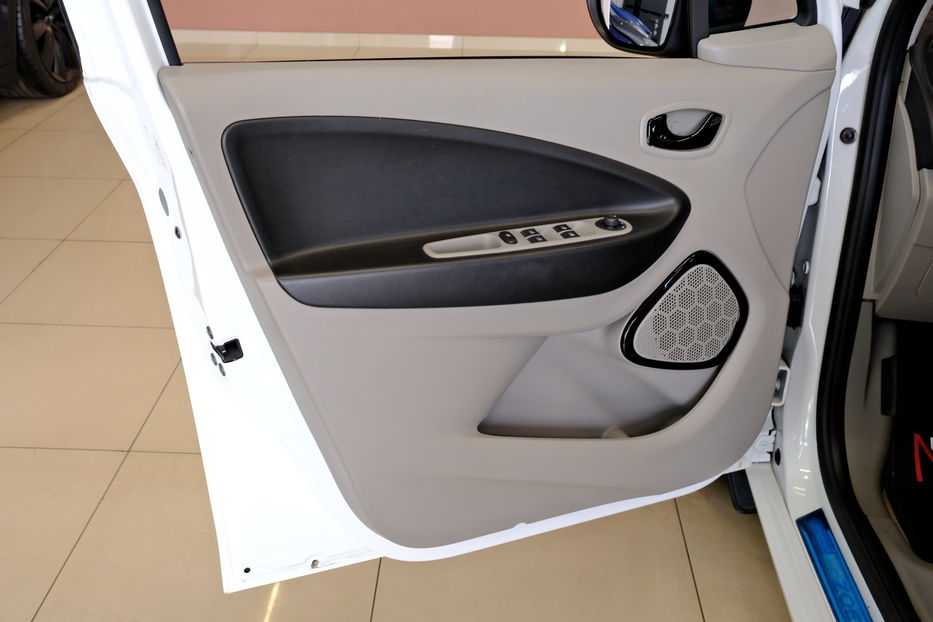 Продам Renault Zoe 2015 года в Одессе