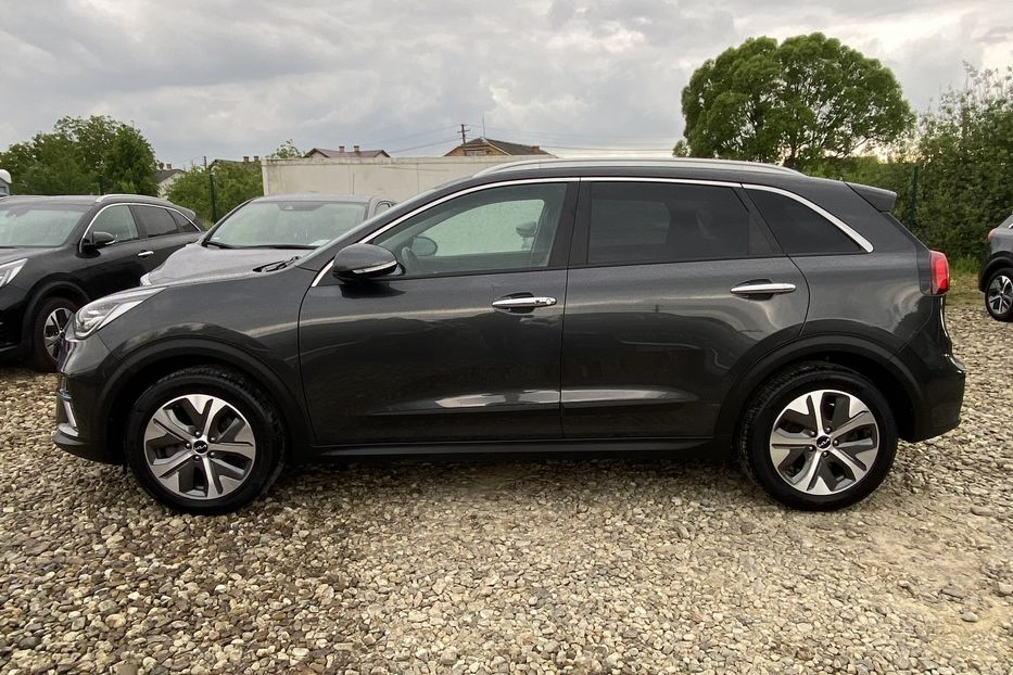 Продам Kia Niro 64 kWh Макс. комплектація Люк 2022 года в Львове