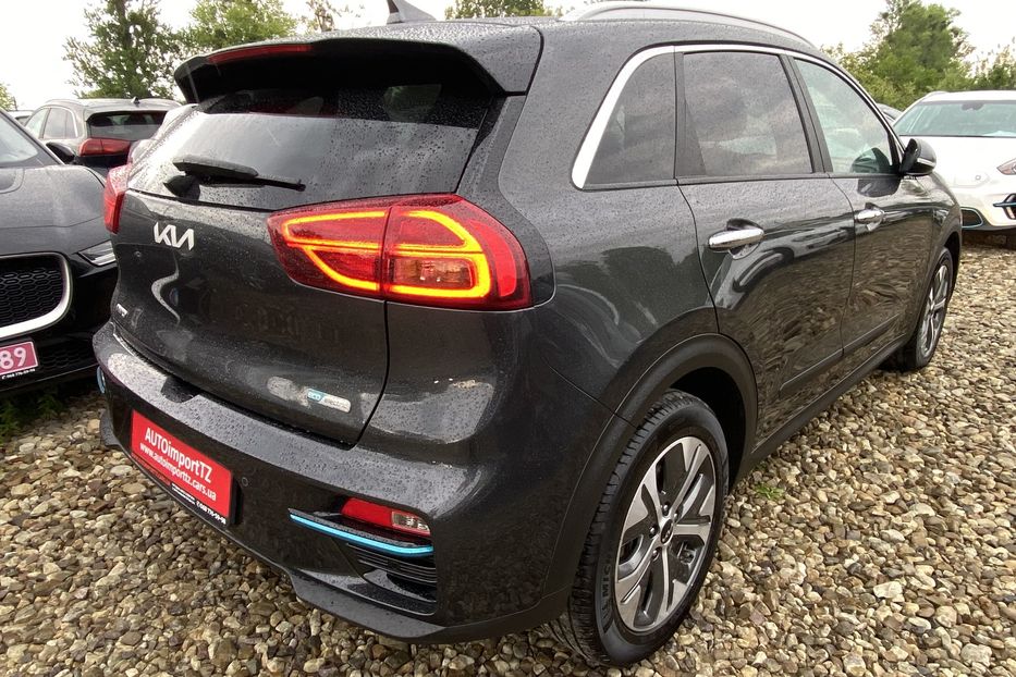 Продам Kia Niro 64 kWh Макс. комплектація Люк 2022 года в Львове